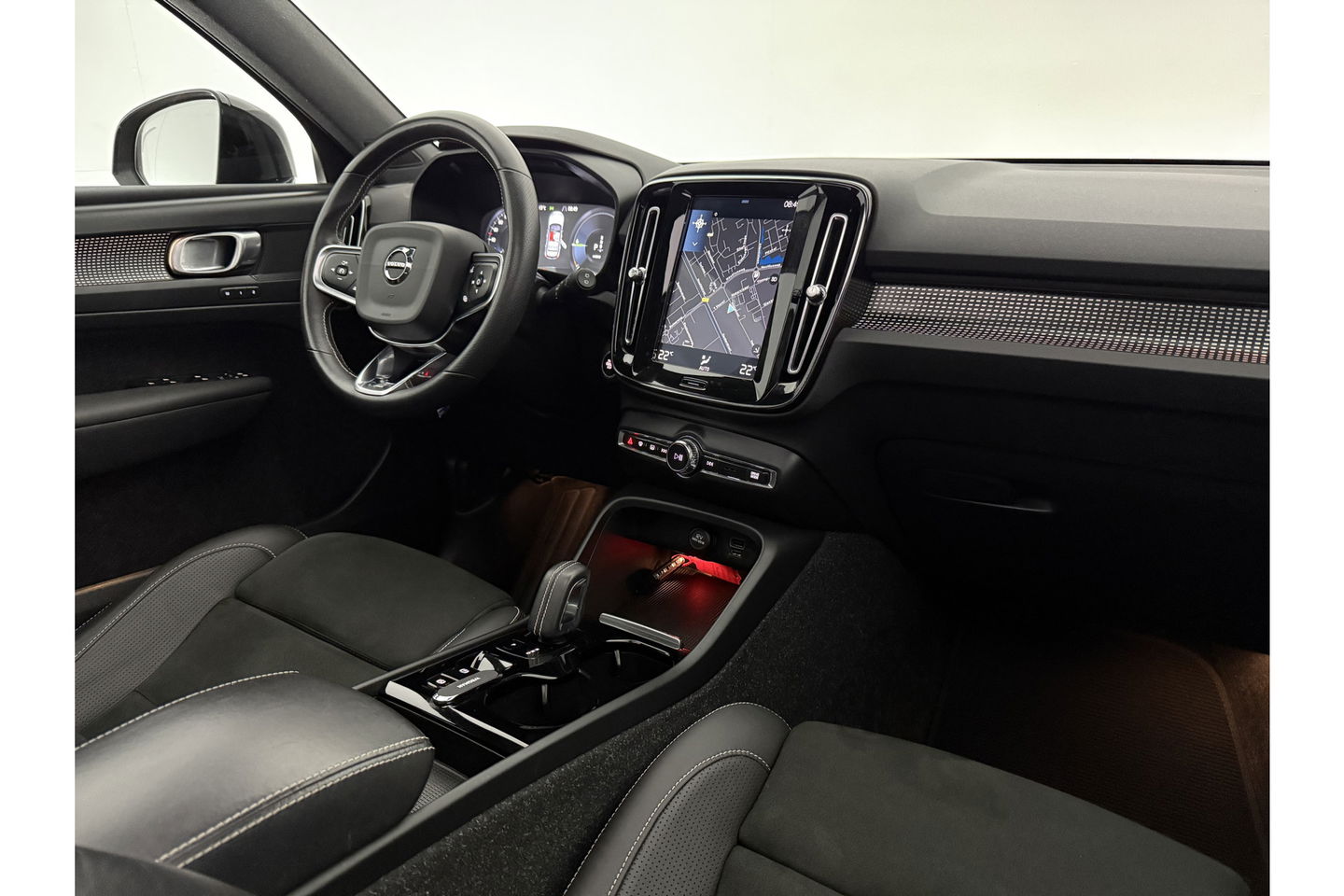 Volvo XC40 1.5 T5 Twin Engine R-Design 262PK Pano Camera LED Virtual Sfeer Trekhaak Memory Carplay Clima Cruise Navi PDC 20''LMV