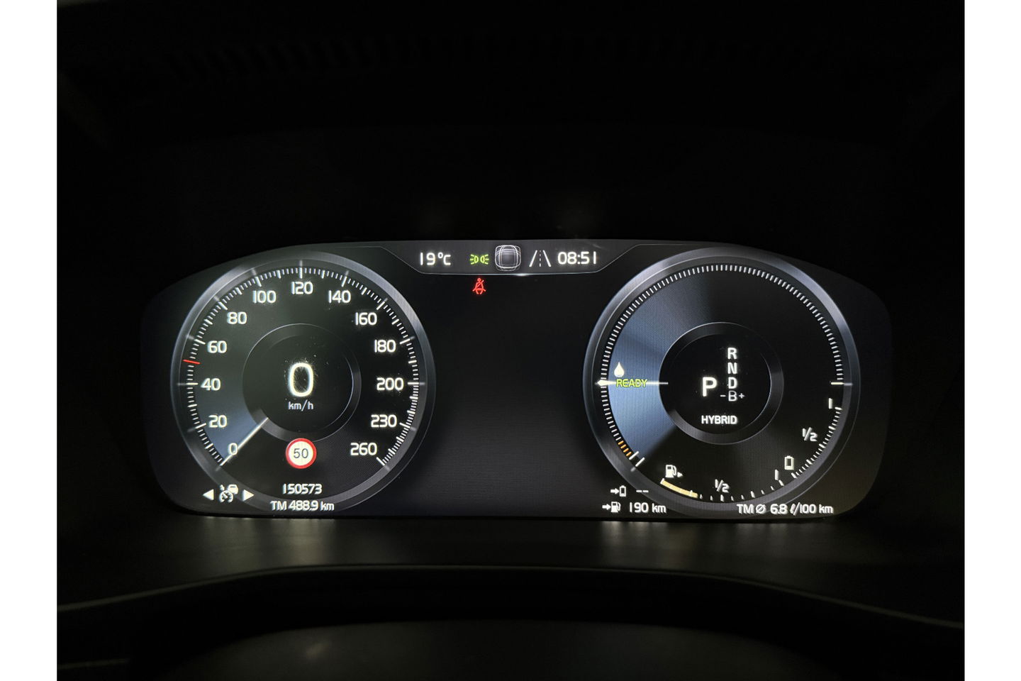 Volvo XC40 1.5 T5 Twin Engine R-Design 262PK Pano Camera LED Virtual Sfeer Trekhaak Memory Carplay Clima Cruise Navi PDC 20''LMV