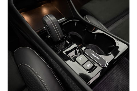 Volvo XC40 1.5 T5 Twin Engine R-Design 262PK Pano Camera LED Virtual Sfeer Trekhaak Memory Carplay Clima Cruise Navi PDC 20''LMV