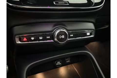 Volvo XC40 1.5 T5 Twin Engine R-Design 262PK Pano Camera LED Virtual Sfeer Trekhaak Memory Carplay Clima Cruise Navi PDC 20''LMV