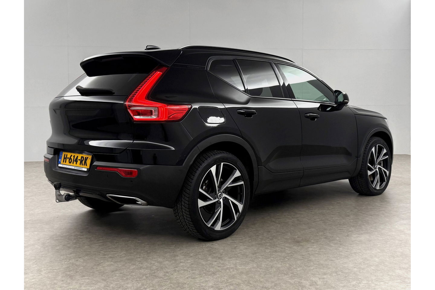 Volvo XC40 1.5 T5 Twin Engine R-Design 262PK Pano Camera LED Virtual Sfeer Trekhaak Memory Carplay Clima Cruise Navi PDC 20''LMV
