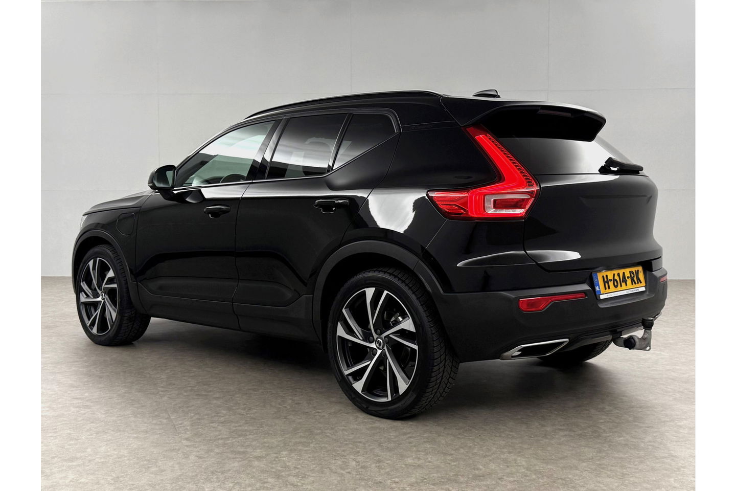 Volvo XC40 1.5 T5 Twin Engine R-Design 262PK Pano Camera LED Virtual Sfeer Trekhaak Memory Carplay Clima Cruise Navi PDC 20''LMV