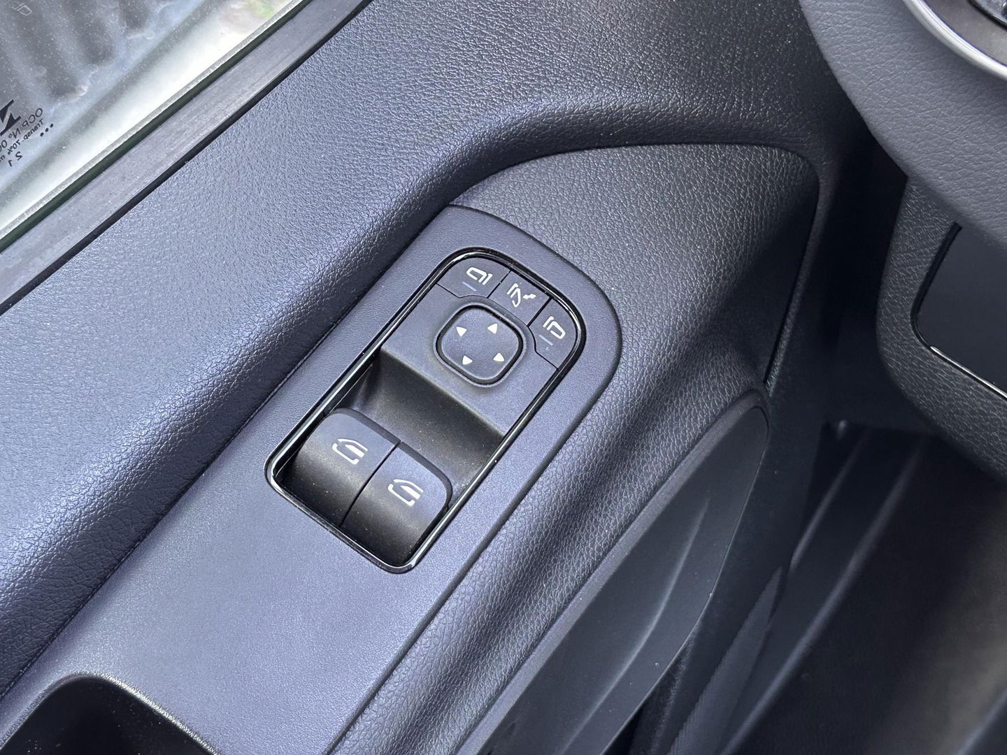 Mercedes-Benz Sprinter 319 3.0 V6 L2H2 | LED | 18 inch | Groot Scherm | 190PK