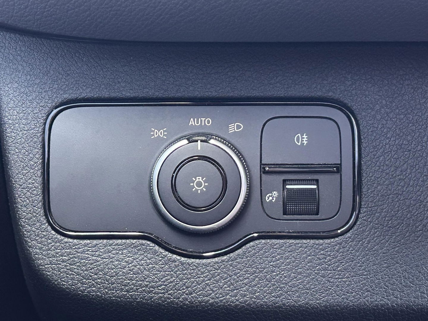 Mercedes-Benz Sprinter 319 3.0 V6 L2H2 | LED | 18 inch | Groot Scherm | 190PK