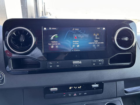 Mercedes-Benz Sprinter 319 3.0 V6 L2H2 | LED | 18 inch | Groot Scherm | 190PK