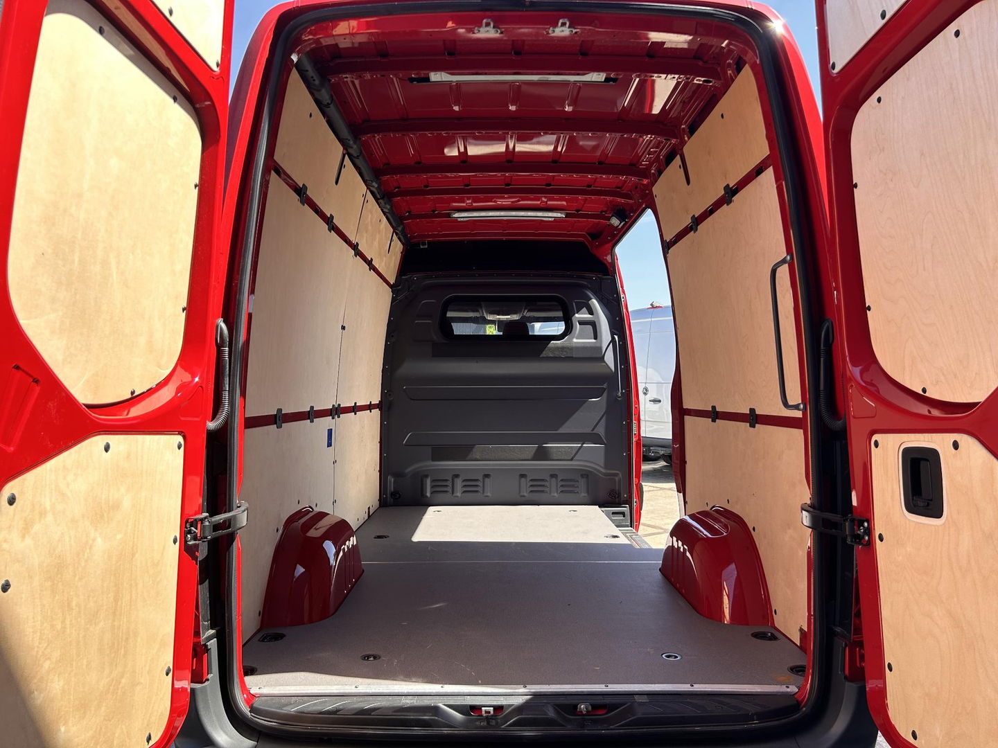 Mercedes-Benz Sprinter 319 3.0 V6 L2H2 | LED | 18 inch | Groot Scherm | 190PK