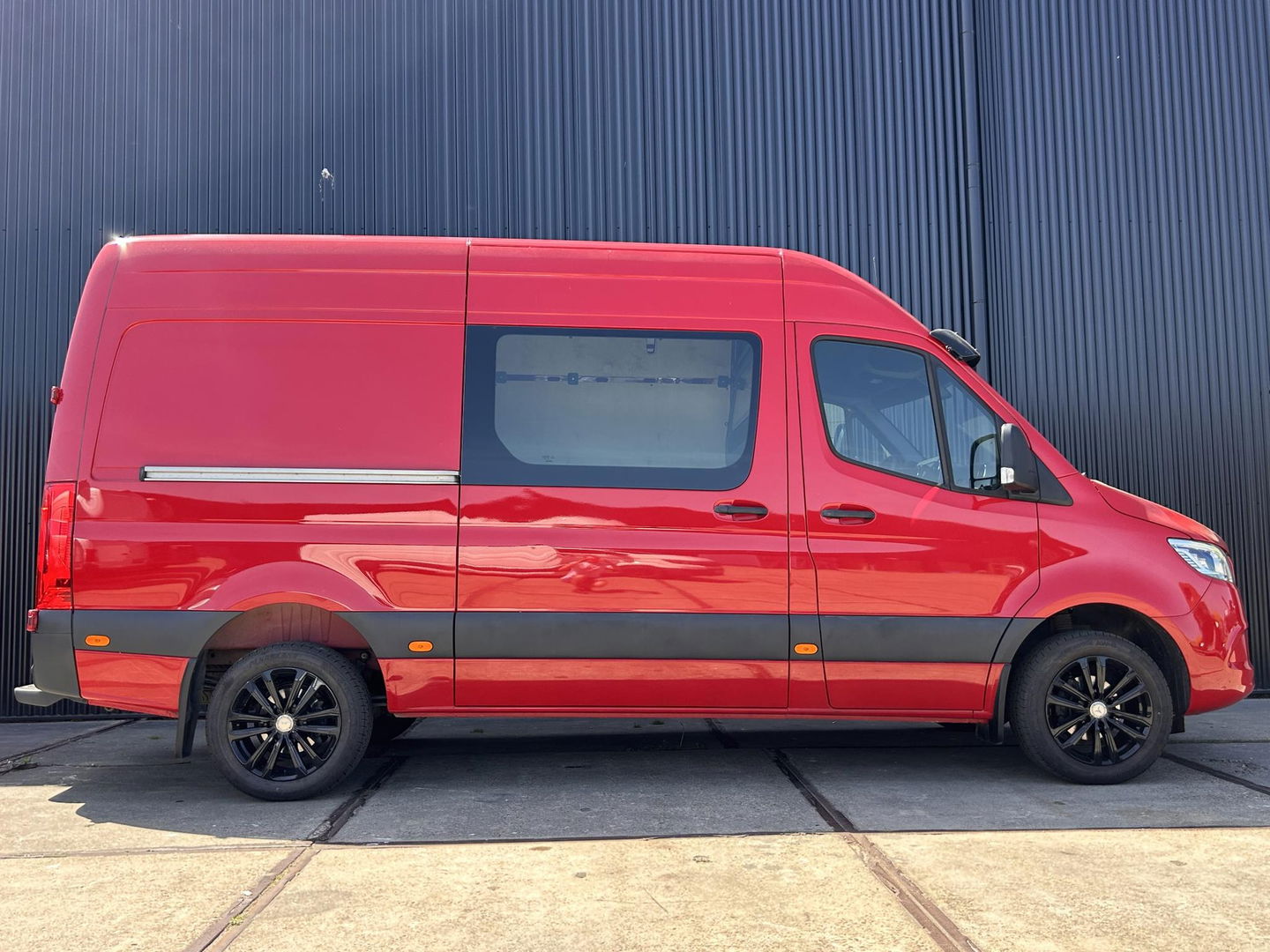 Mercedes-Benz Sprinter 319 3.0 V6 L2H2 | LED | 18 inch | Groot Scherm | 190PK