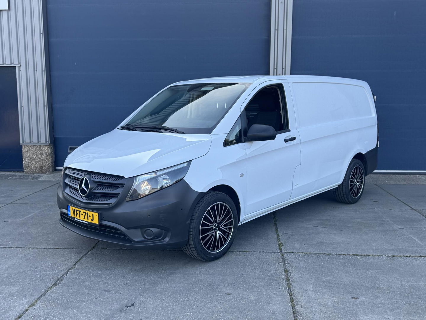 Mercedes-Benz Vito 114 CDI Lang L2H1 / AIRCO / CRUISE CONTROLE / NAVI / CAMERA / EURO 6