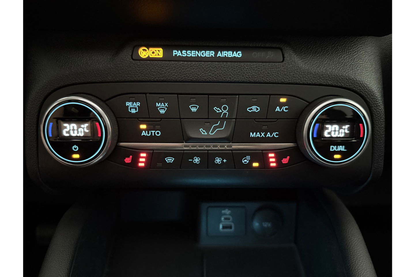 Ford Kuga 2.5 PHEV 209PK ST-Line Pano b/o Camera LED Virtual Trekhaak Carplay Clima Cruise Navi 18"LMV PDC