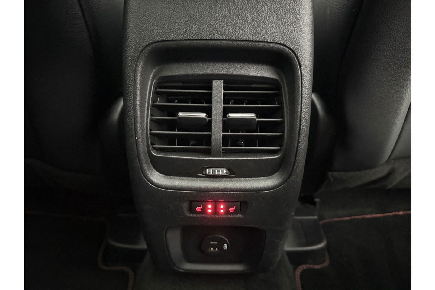 Ford Kuga 2.5 PHEV 209PK ST-Line Pano b/o Camera LED Virtual Trekhaak Carplay Clima Cruise Navi 18"LMV PDC