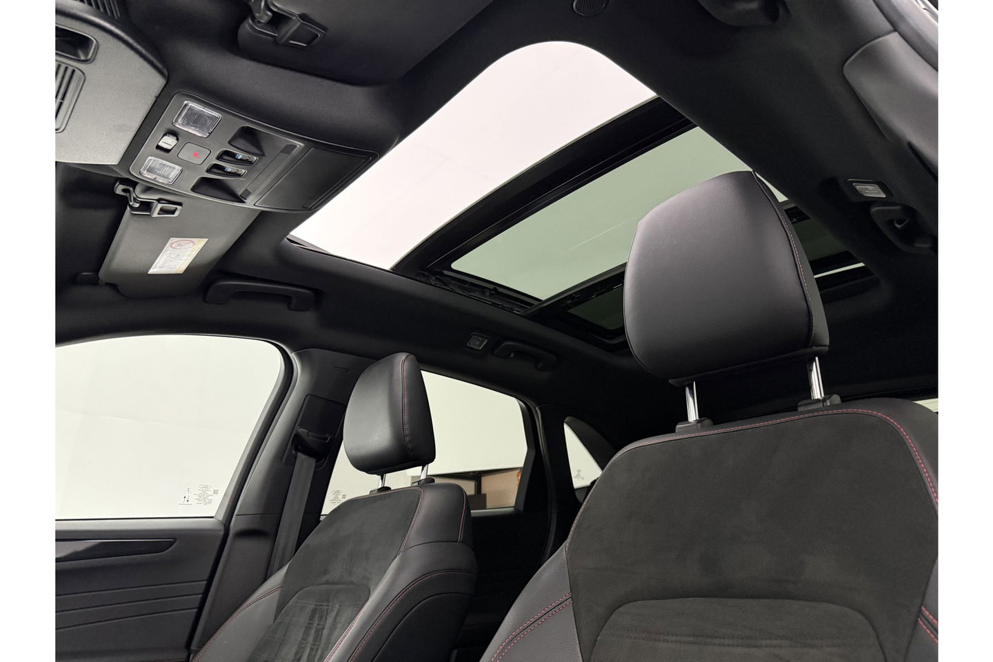 Ford Kuga 2.5 PHEV 209PK ST-Line Pano b/o Camera LED Virtual Trekhaak Carplay Clima Cruise Navi 18"LMV PDC