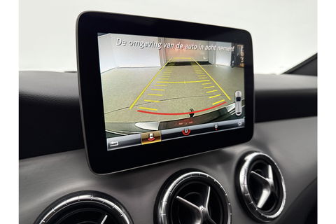 Mercedes-Benz CLA-Klasse 180 AMG Pano Camera Trekhaak Airco Cruise Navi 18"LMV PDC