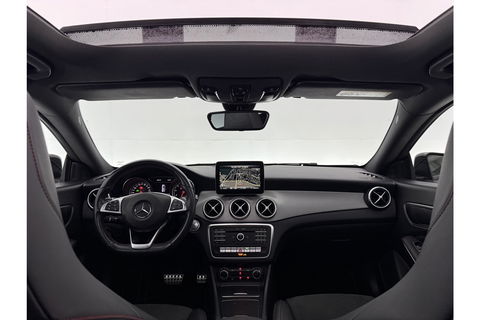 Mercedes-Benz CLA-Klasse 180 AMG Pano Camera Trekhaak Airco Cruise Navi 18"LMV PDC