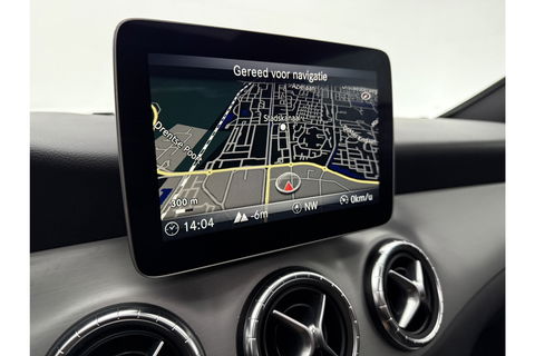 Mercedes-Benz CLA-Klasse 180 AMG Pano Camera Trekhaak Airco Cruise Navi 18"LMV PDC