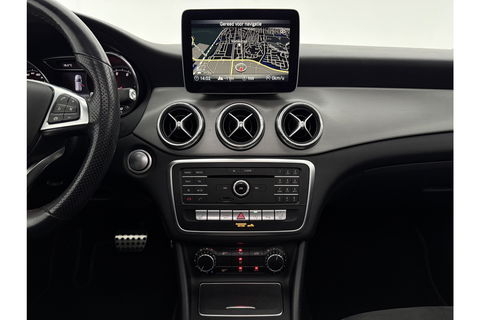 Mercedes-Benz CLA-Klasse 180 AMG Pano Camera Trekhaak Airco Cruise Navi 18"LMV PDC