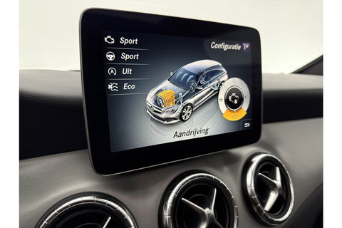 Mercedes-Benz CLA-Klasse 180 AMG Pano Camera Trekhaak Airco Cruise Navi 18"LMV PDC
