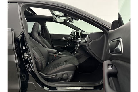 Mercedes-Benz CLA-Klasse 180 AMG Pano Camera Trekhaak Airco Cruise Navi 18"LMV PDC