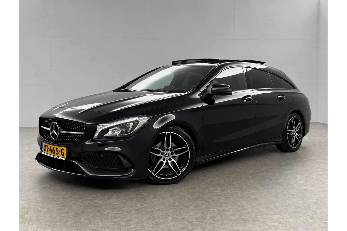 Mercedes-Benz CLA-Klasse 180 AMG Pano Camera Trekhaak Airco Cruise Navi 18"LMV PDC