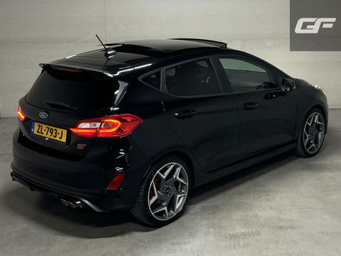 Ford Fiesta 1.5 EcoBoost ST-3 Performance Pano Recaro B&O CarPlay