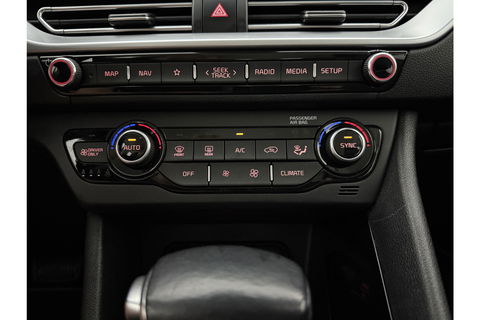 Kia Niro 1.6 GDi Hybrid DynamicLine Camera LED Trekhaak Carplay Clima Cuise Navi PDC 16''LMV