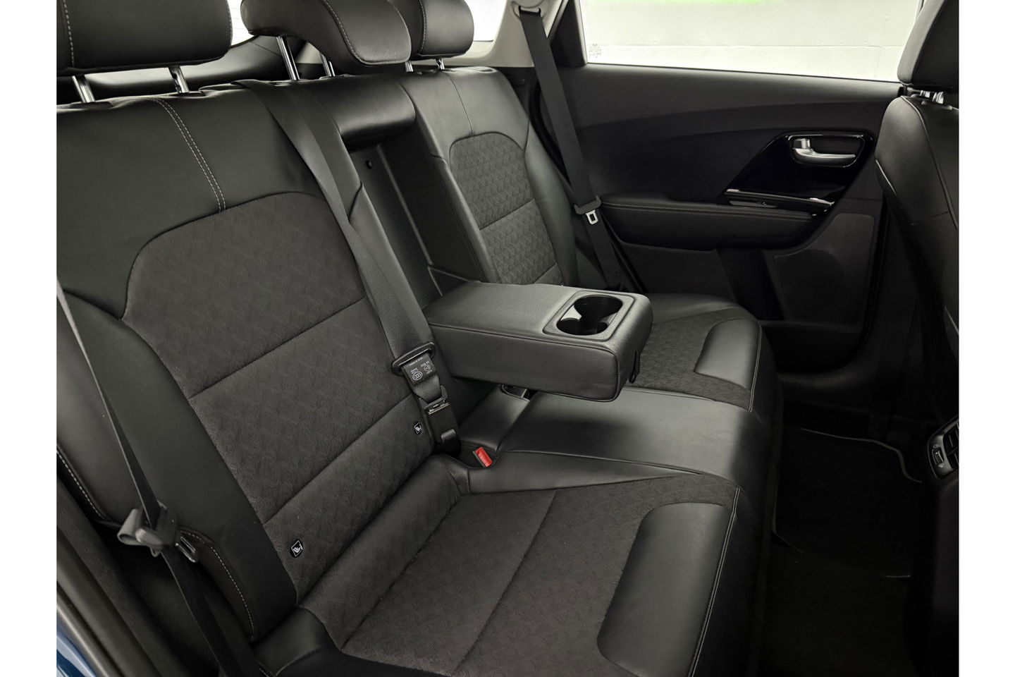 Kia Niro 1.6 GDi Hybrid DynamicLine Camera LED Trekhaak Carplay Clima Cuise Navi PDC 16''LMV