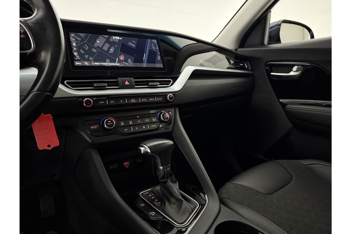 Kia Niro 1.6 GDi Hybrid DynamicLine Camera LED Trekhaak Carplay Clima Cuise Navi PDC 16''LMV