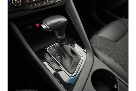 Kia Niro 1.6 GDi Hybrid DynamicLine Camera LED Trekhaak Carplay Clima Cuise Navi PDC 16''LMV