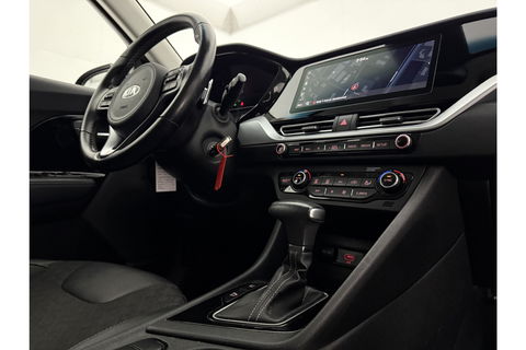 Kia Niro 1.6 GDi Hybrid DynamicLine Camera LED Trekhaak Carplay Clima Cuise Navi PDC 16''LMV