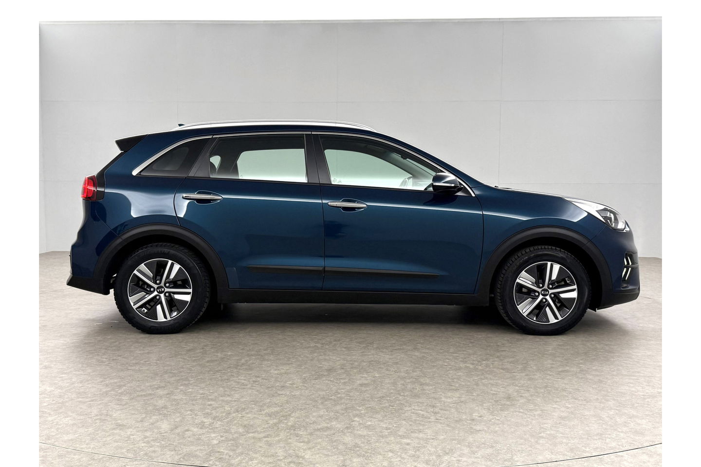 Kia Niro 1.6 GDi Hybrid DynamicLine Camera LED Trekhaak Carplay Clima Cuise Navi PDC 16''LMV