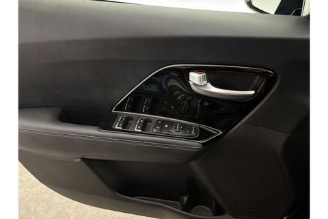 Kia Niro 1.6 GDi Hybrid DynamicLine Camera LED Trekhaak Carplay Clima Cuise Navi PDC 16''LMV