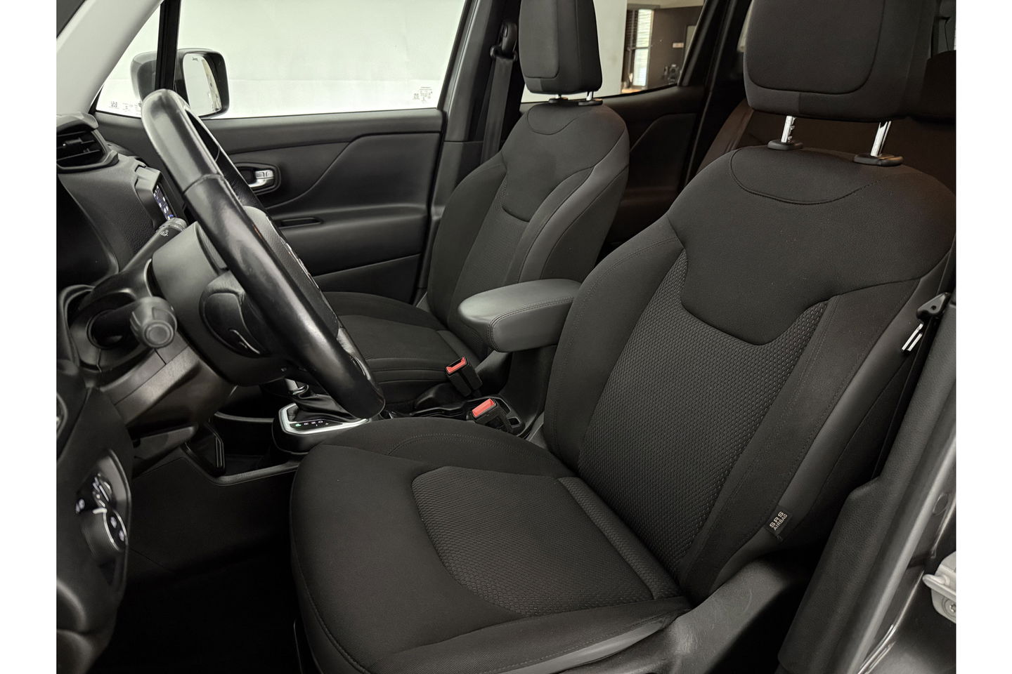 Jeep Renegade 1.3T DDCT Limited 150PK Automaat Pano Clima Cruise 18"LMV Elektrpakket