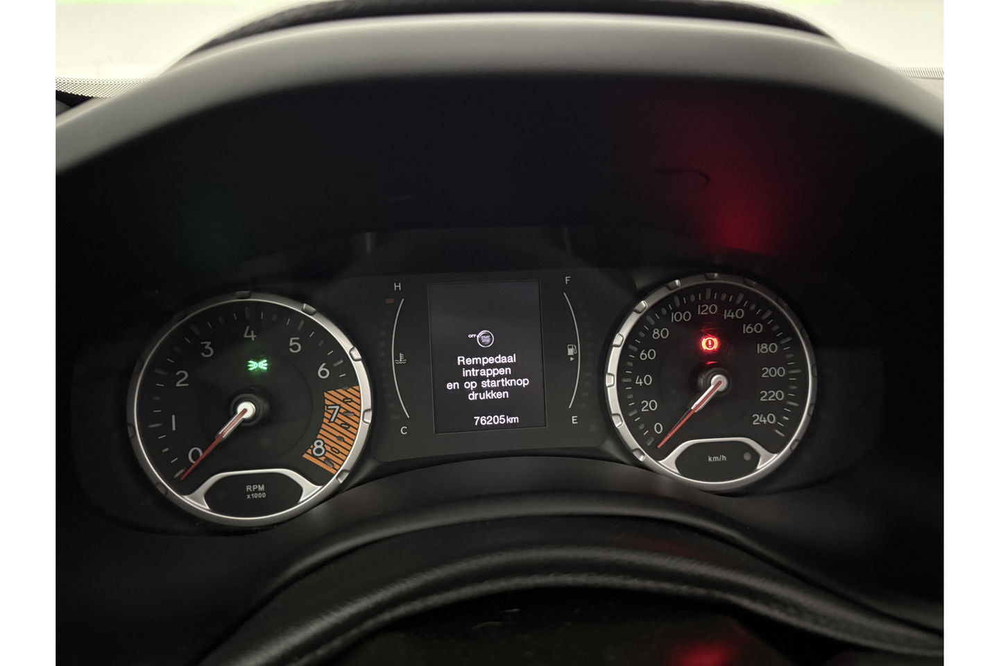 Jeep Renegade 1.3T DDCT Limited 150PK Automaat Pano Clima Cruise 18"LMV Elektrpakket
