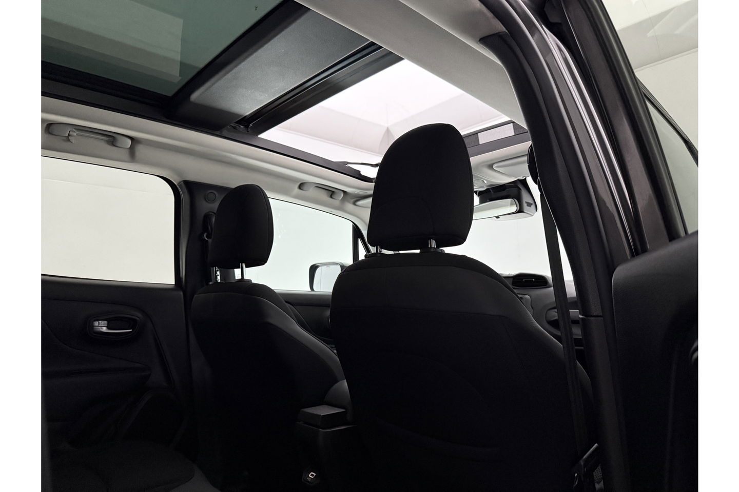 Jeep Renegade 1.3T DDCT Limited 150PK Automaat Pano Clima Cruise 18"LMV Elektrpakket