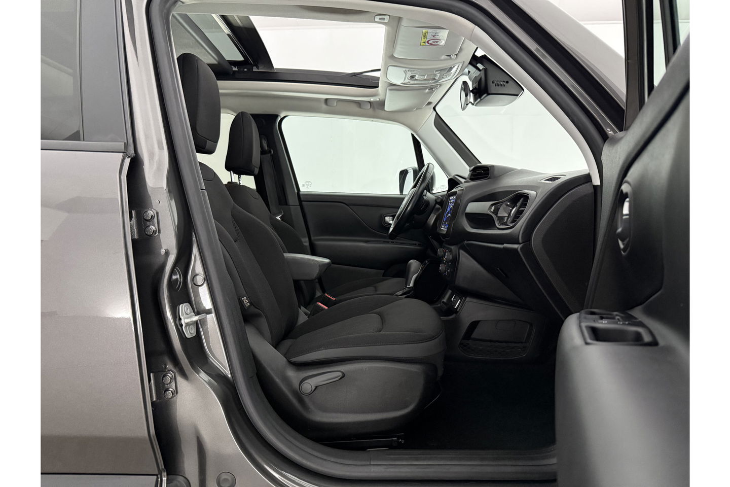 Jeep Renegade 1.3T DDCT Limited 150PK Automaat Pano Clima Cruise 18"LMV Elektrpakket