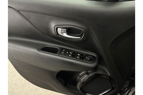 Jeep Renegade 1.3T DDCT Limited 150PK Automaat Pano Clima Cruise 18"LMV Elektrpakket