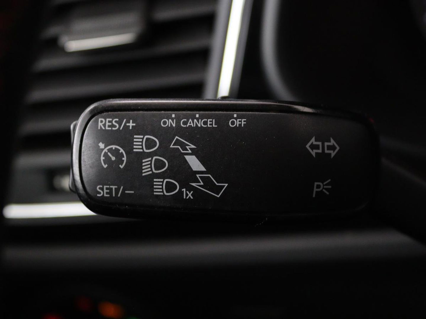 SEAT Leon 2.0 TSI FR Business Intense | Panoramadak | Apple CarPlay | Leder |Navigatie | Stoelverwarming | Cruise Control | LMV 18
