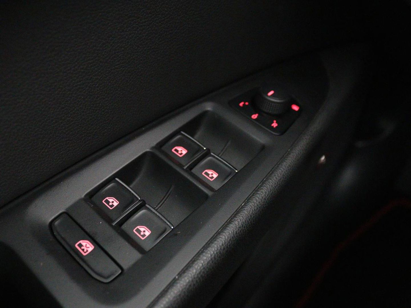 SEAT Leon 2.0 TSI FR Business Intense | Panoramadak | Apple CarPlay | Leder |Navigatie | Stoelverwarming | Cruise Control | LMV 18