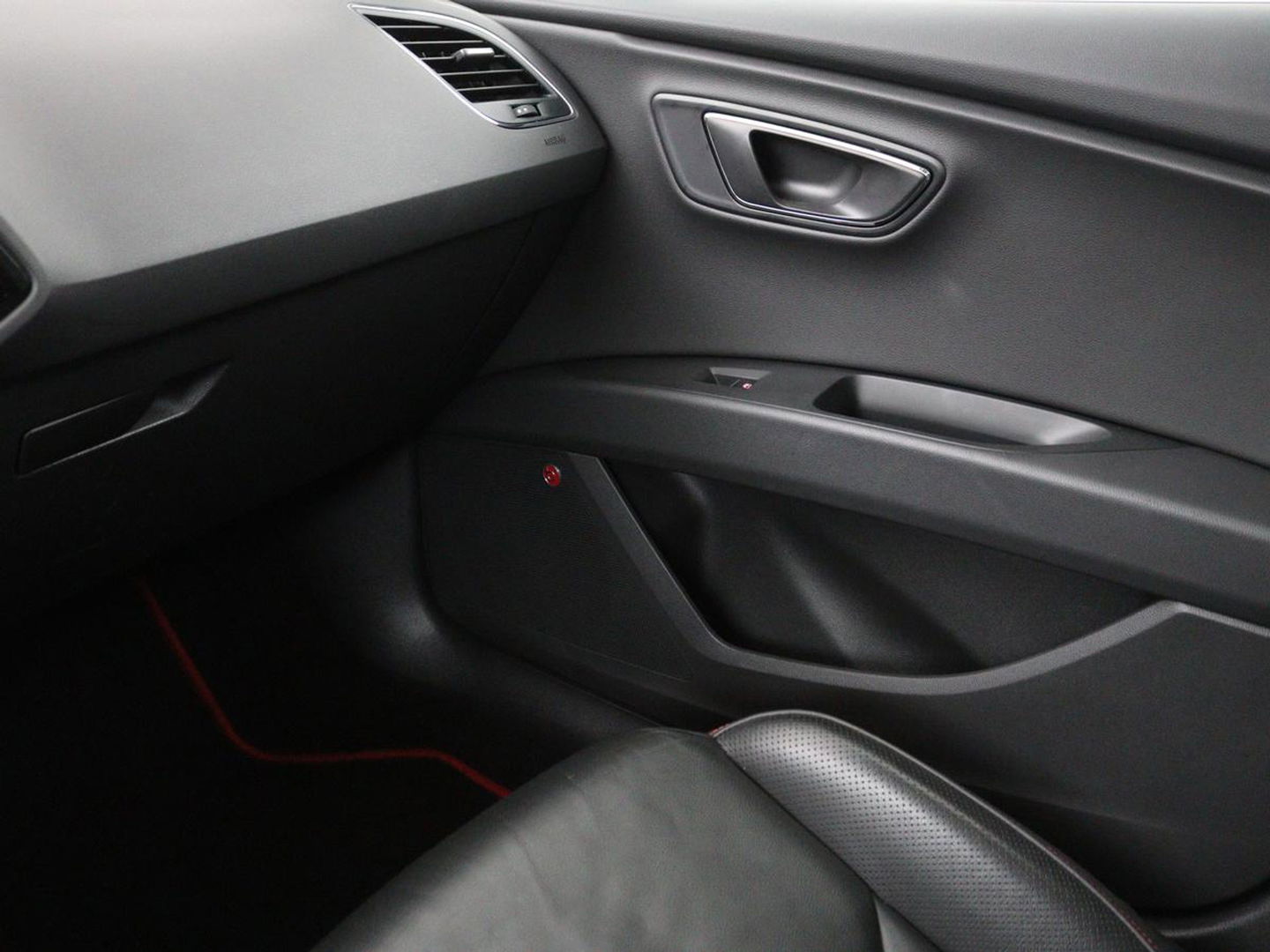 SEAT Leon 2.0 TSI FR Business Intense | Panoramadak | Apple CarPlay | Leder |Navigatie | Stoelverwarming | Cruise Control | LMV 18