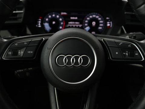 Audi A3 Limousine 30 TFSI Business edition Automaat | Trekhaak | Navigatie | Appel CarPlay | Cruise Control | DAB | LMV