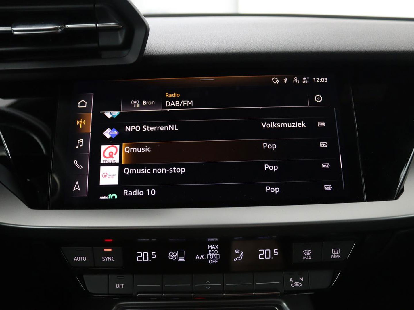 Audi A3 Limousine 30 TFSI Business edition Automaat | Trekhaak | Navigatie | Appel CarPlay | Cruise Control | DAB | LMV