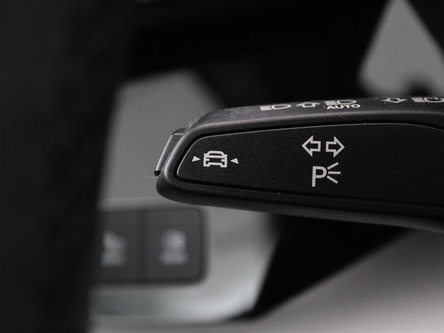 Audi A3 Limousine 30 TFSI Business edition Automaat | Trekhaak | Navigatie | Appel CarPlay | Cruise Control | DAB | LMV