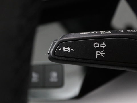 Audi A3 Limousine 30 TFSI Business edition Automaat | Trekhaak | Navigatie | Appel CarPlay | Cruise Control | DAB | LMV