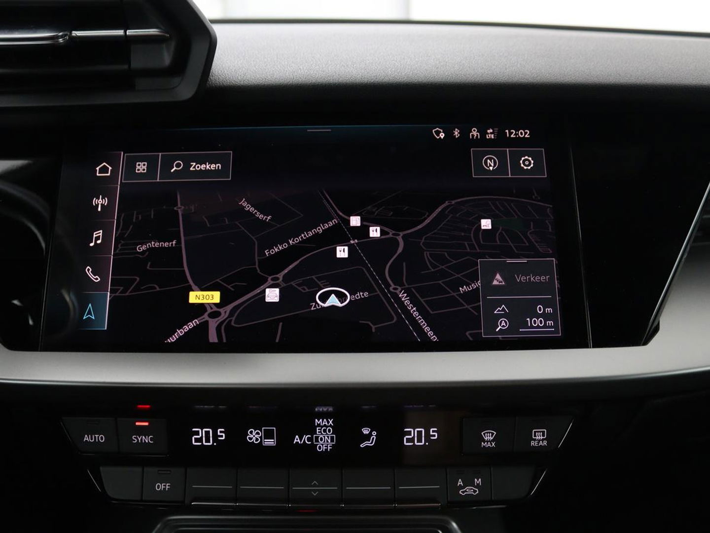 Audi A3 Limousine 30 TFSI Business edition Automaat | Trekhaak | Navigatie | Appel CarPlay | Cruise Control | DAB | LMV