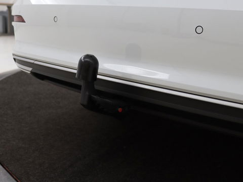 Audi A3 Limousine 30 TFSI Business edition Automaat | Trekhaak | Navigatie | Appel CarPlay | Cruise Control | DAB | LMV