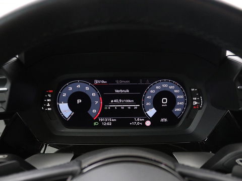 Audi A3 Limousine 30 TFSI Business edition Automaat | Trekhaak | Navigatie | Appel CarPlay | Cruise Control | DAB | LMV