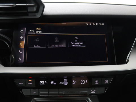 Audi A3 Limousine 30 TFSI Business edition Automaat | Trekhaak | Navigatie | Appel CarPlay | Cruise Control | DAB | LMV