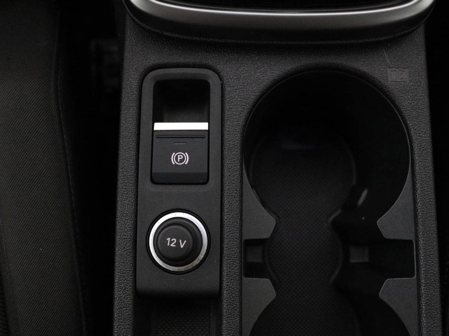 Audi A3 Limousine 30 TFSI Business edition Automaat | Trekhaak | Navigatie | Appel CarPlay | Cruise Control | DAB | LMV