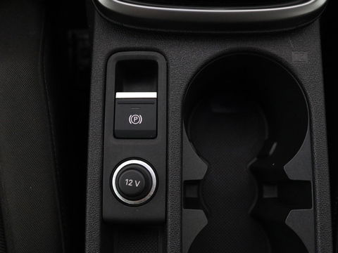 Audi A3 Limousine 30 TFSI Business edition Automaat | Trekhaak | Navigatie | Appel CarPlay | Cruise Control | DAB | LMV
