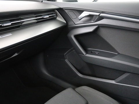Audi A3 Sportback 30 TFSI Business edition Automaat | Trekhaak | Navigatie | Appel CarPlay | Cruise Control | DAB | LED | LMV
