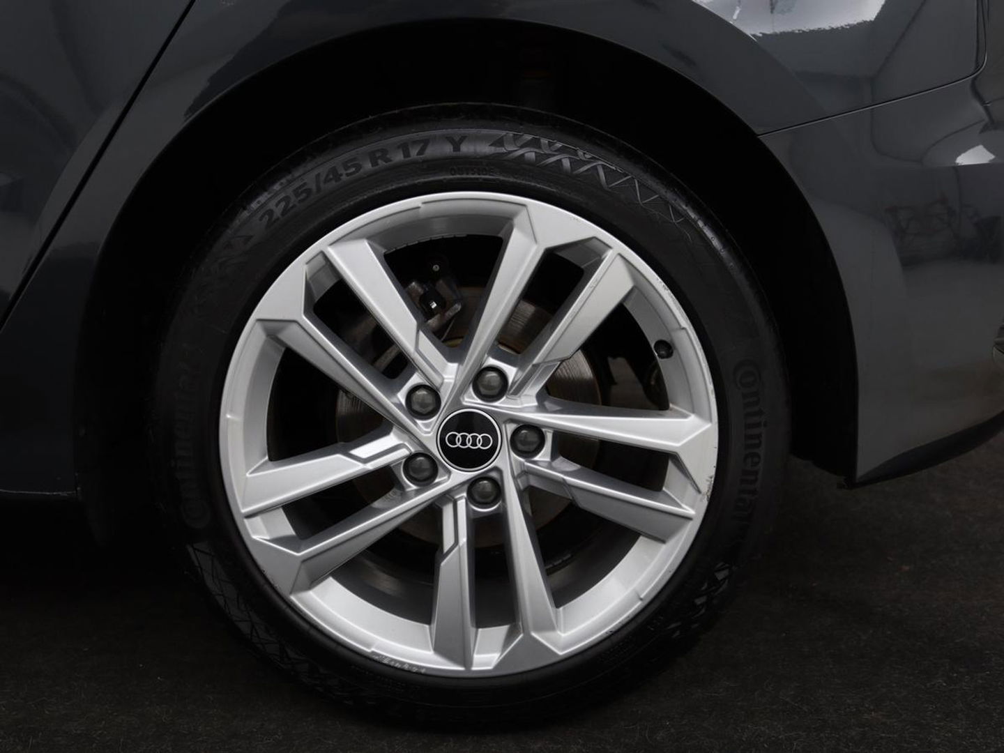 Audi A3 Sportback 30 TFSI Business edition Automaat | Trekhaak | Navigatie | Appel CarPlay | Cruise Control | DAB | LED | LMV